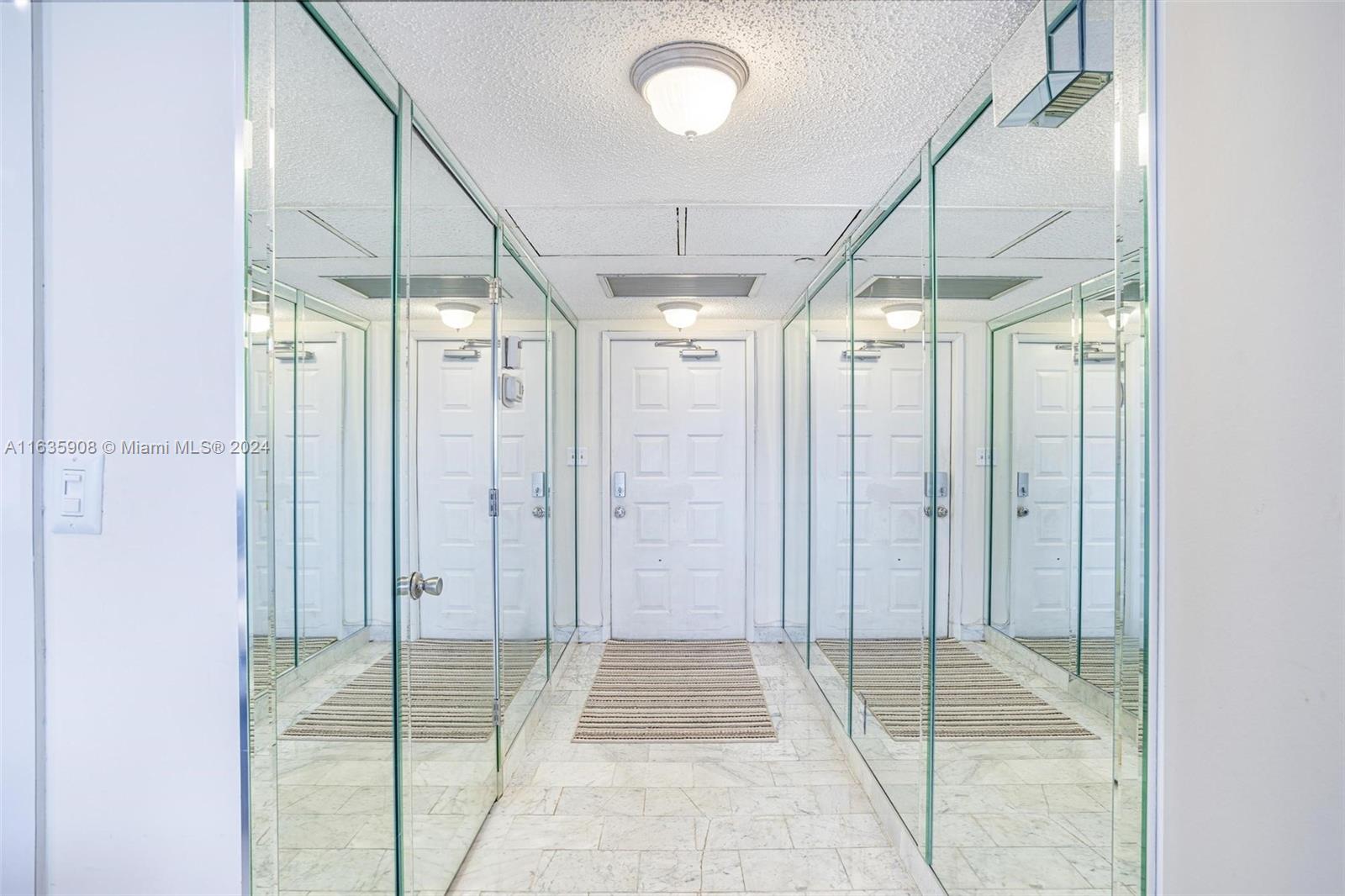 NO 114 PALM-AIRE COUNTRY - Residential