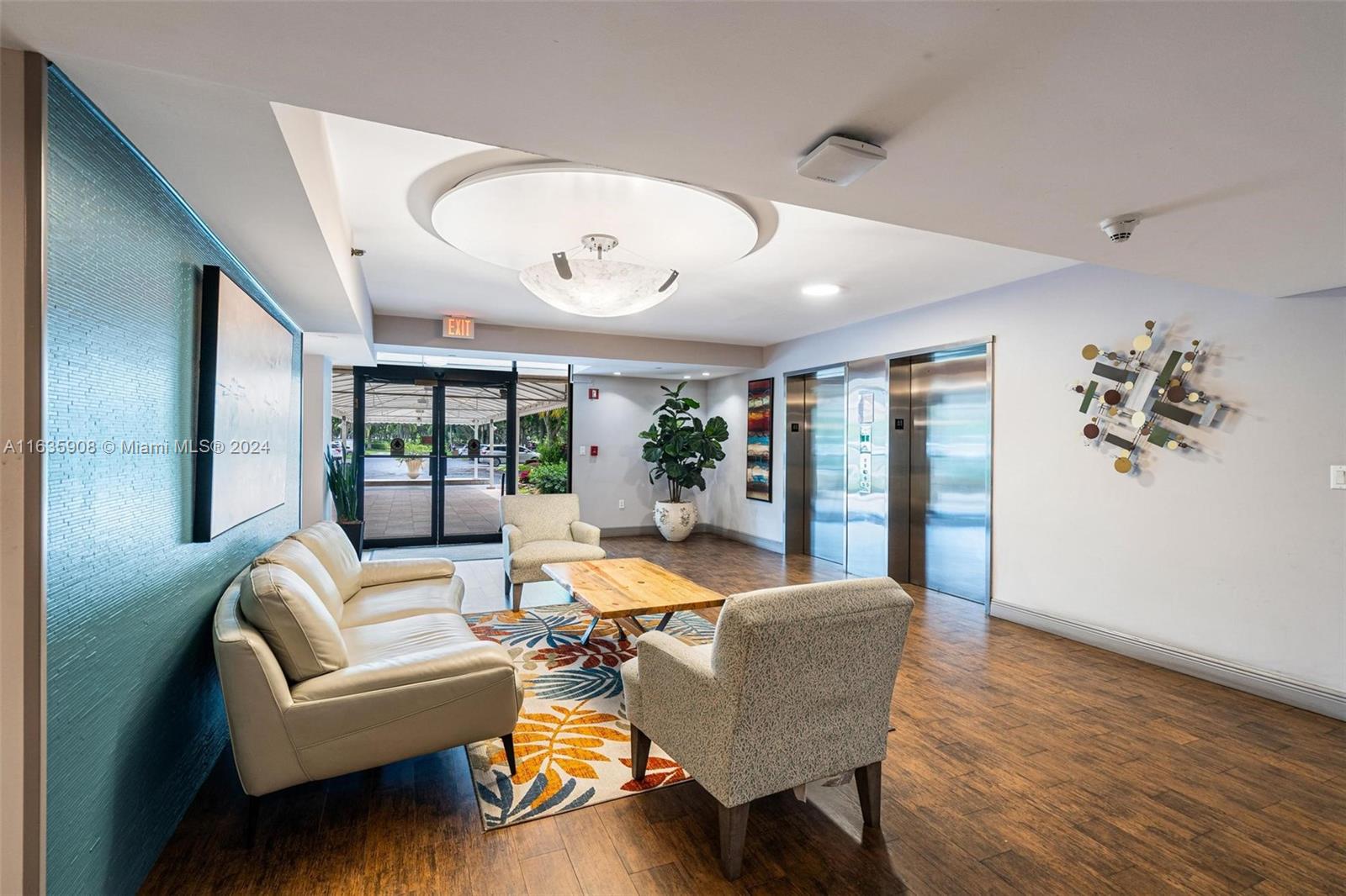 NO 114 PALM-AIRE COUNTRY - Residential