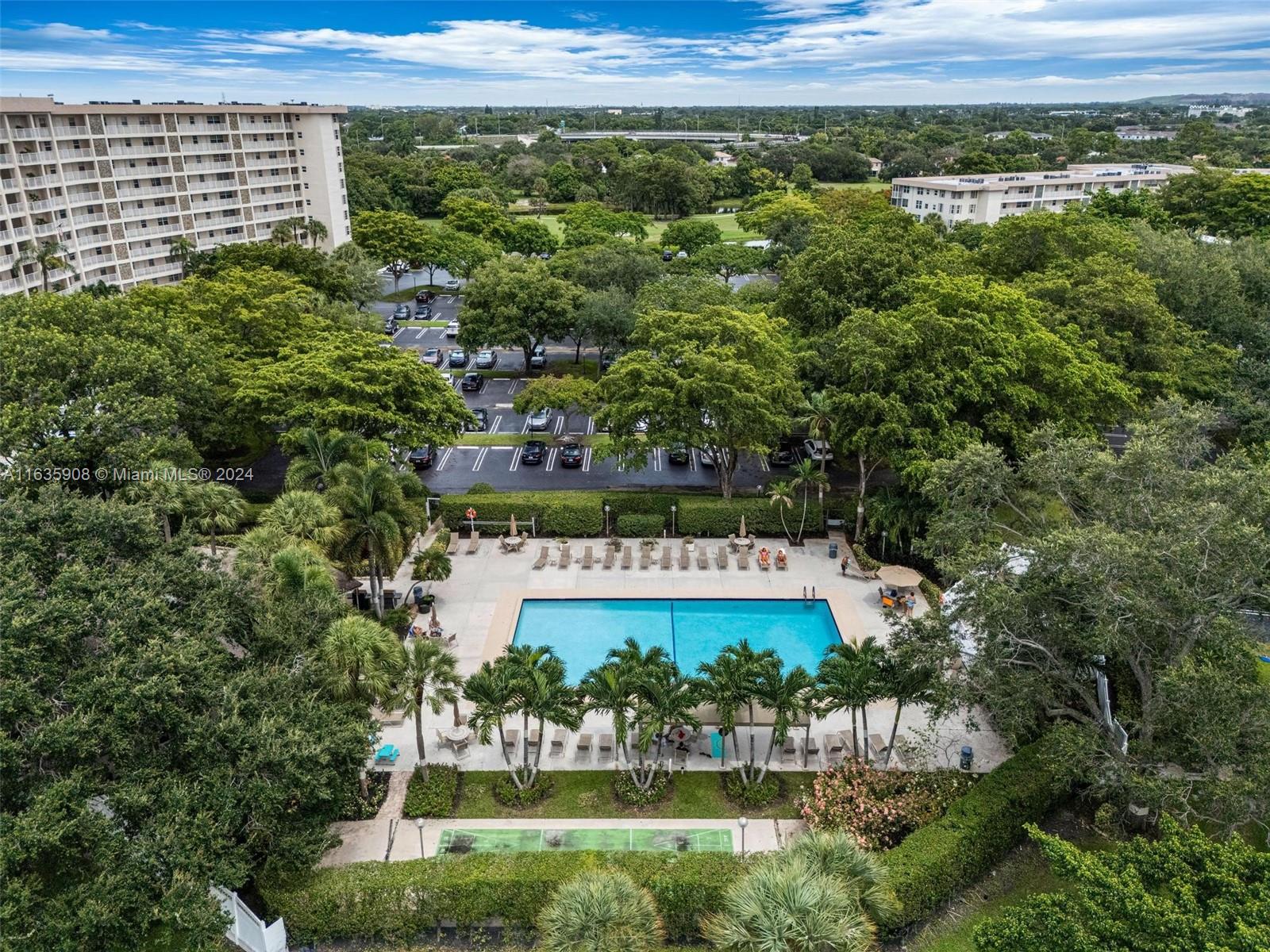 NO 114 PALM-AIRE COUNTRY - Residential