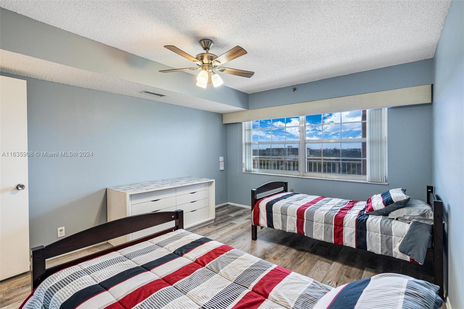 NO 114 PALM-AIRE COUNTRY - Residential