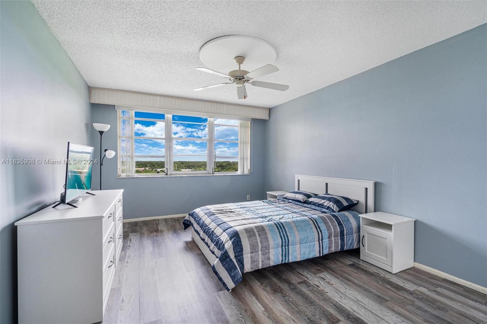 NO 114 PALM-AIRE COUNTRY - Residential