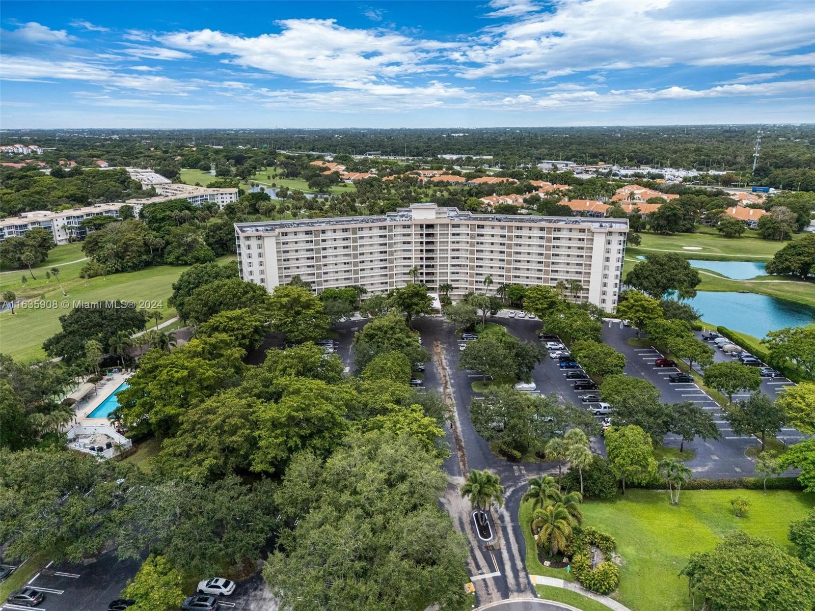 NO 114 PALM-AIRE COUNTRY - Residential