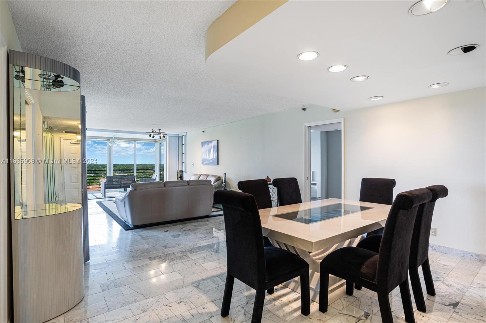 NO 114 PALM-AIRE COUNTRY - Residential