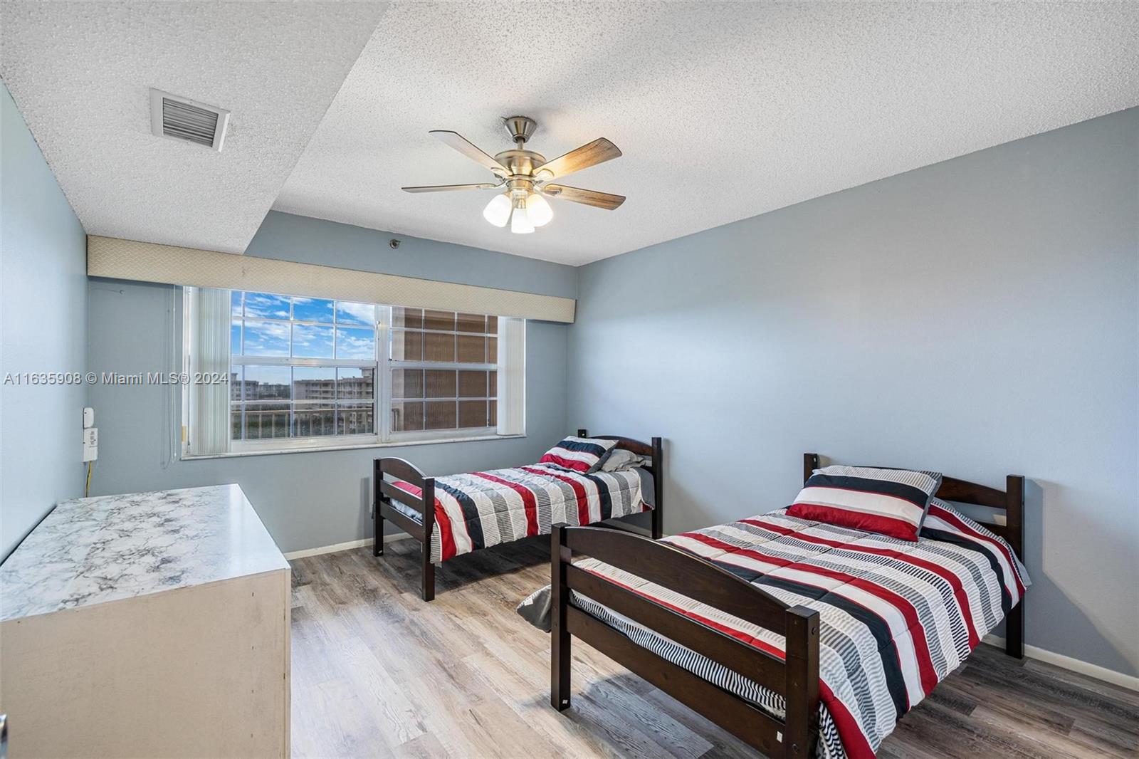 NO 114 PALM-AIRE COUNTRY - Residential
