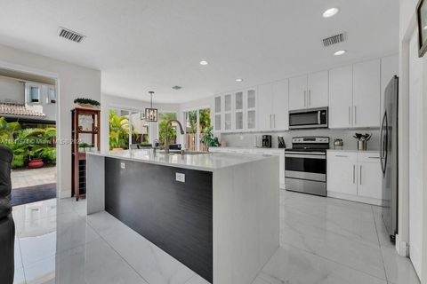 10738 NW 70th Ln Doral FL 33178