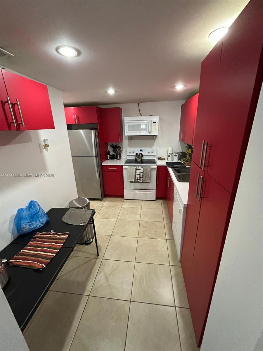 CARIBBEAN TOWERS CONDO - Residential Lease