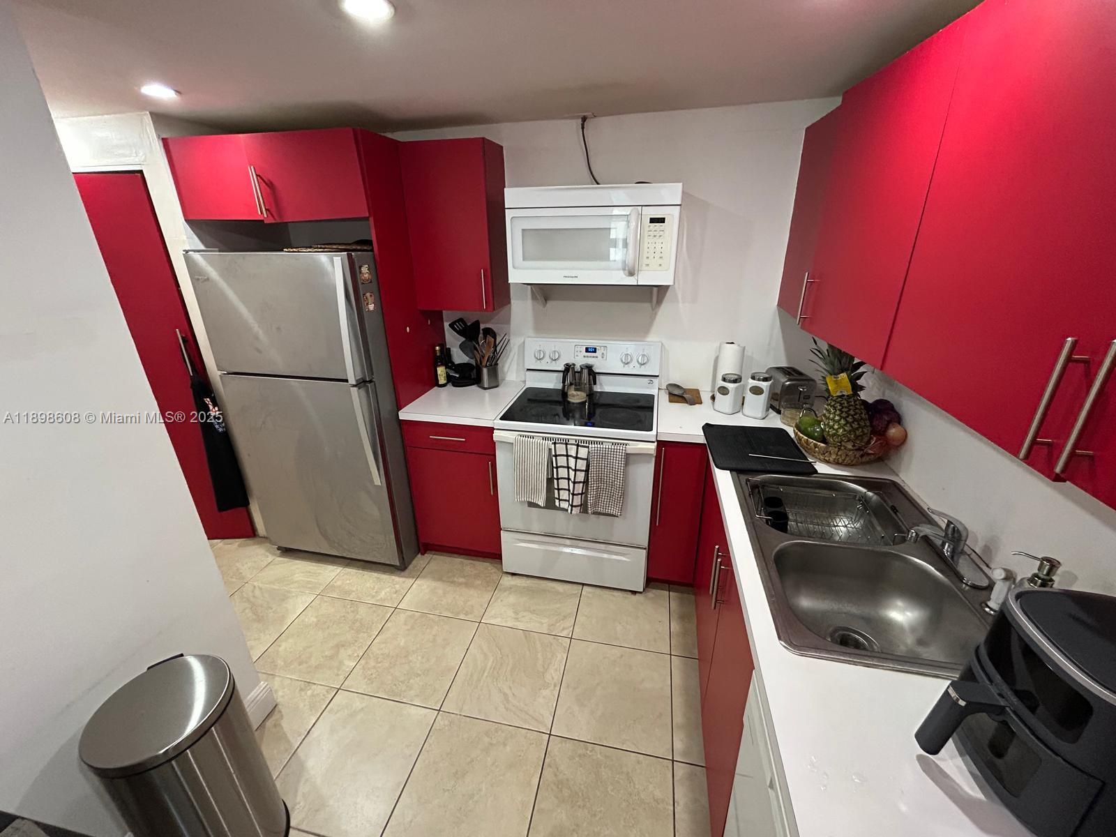 CARIBBEAN TOWERS CONDO - Residential Lease