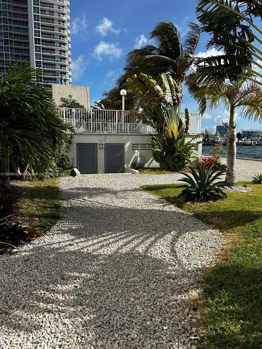 CARIBBEAN TOWERS CONDO - Residential Lease