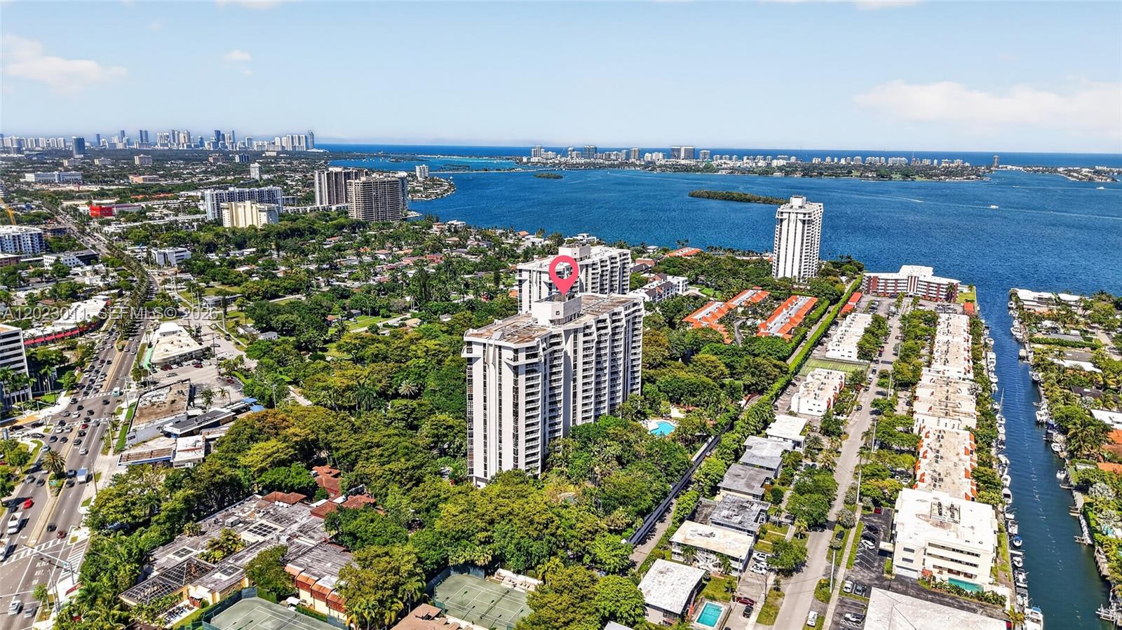 TOWERS OF QUAYSIDE CONDO - Residential