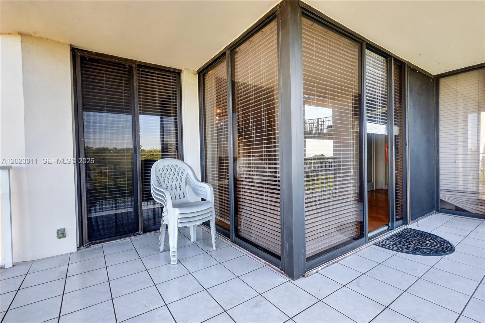 TOWERS OF QUAYSIDE CONDO - Residential