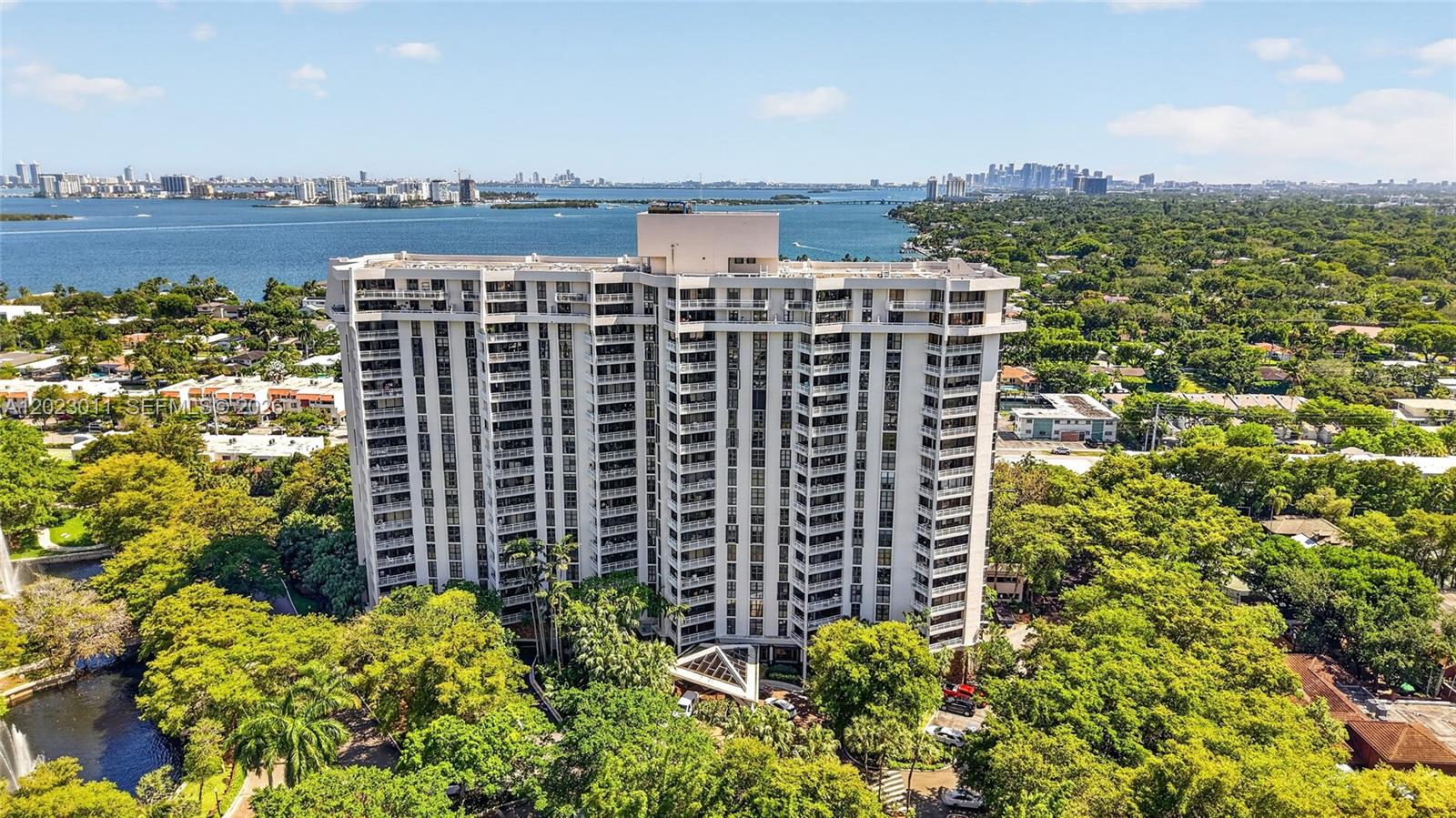 TOWERS OF QUAYSIDE CONDO - Residential