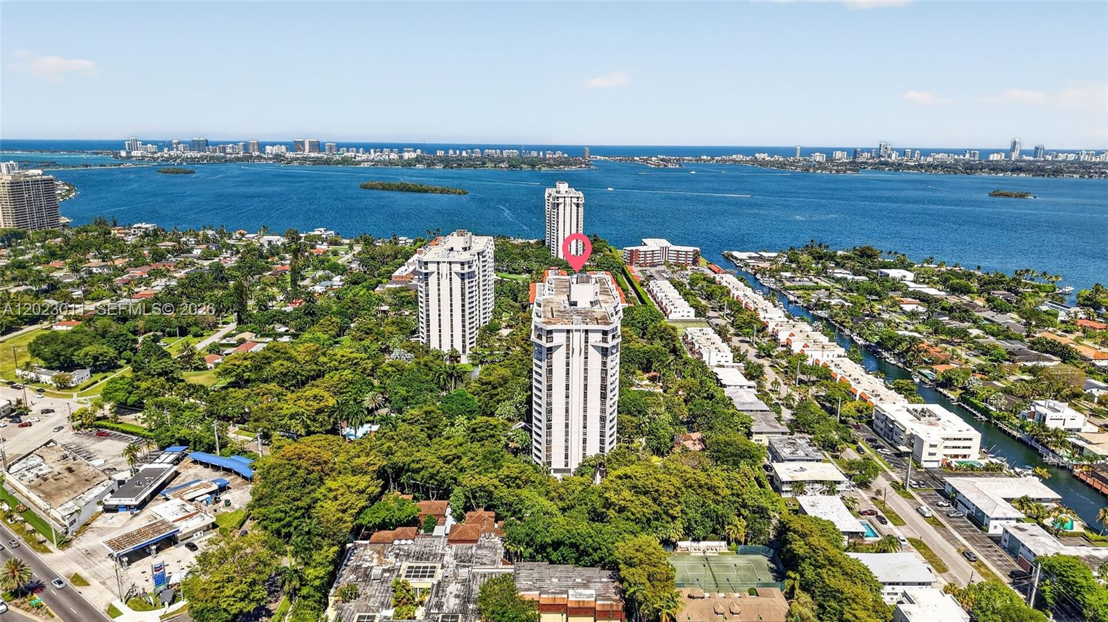 TOWERS OF QUAYSIDE CONDO - Residential