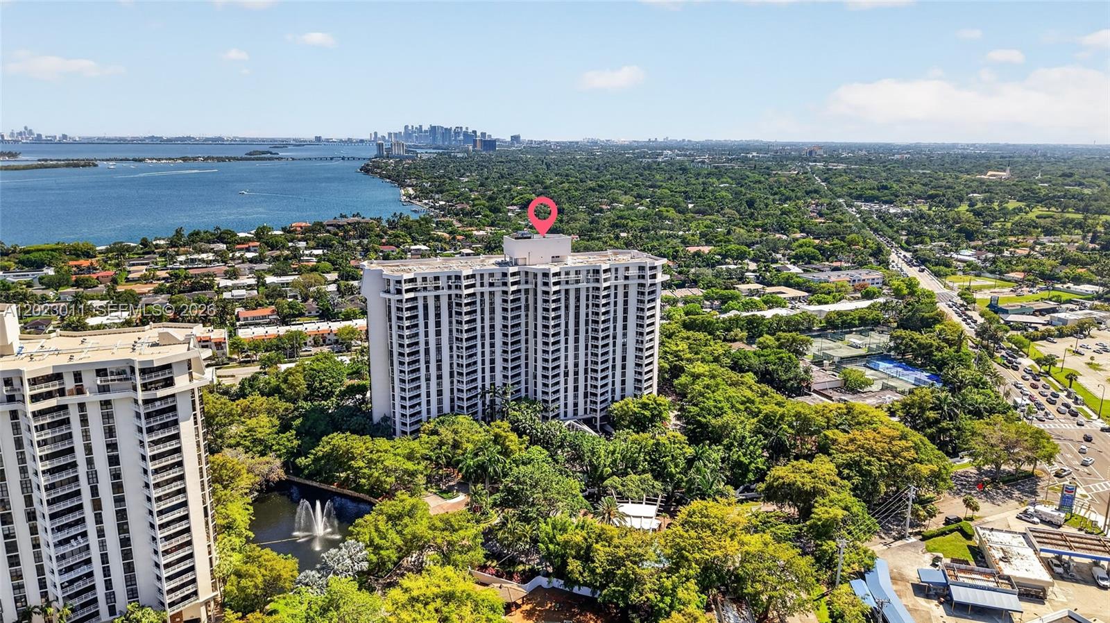 TOWERS OF QUAYSIDE CONDO - Residential