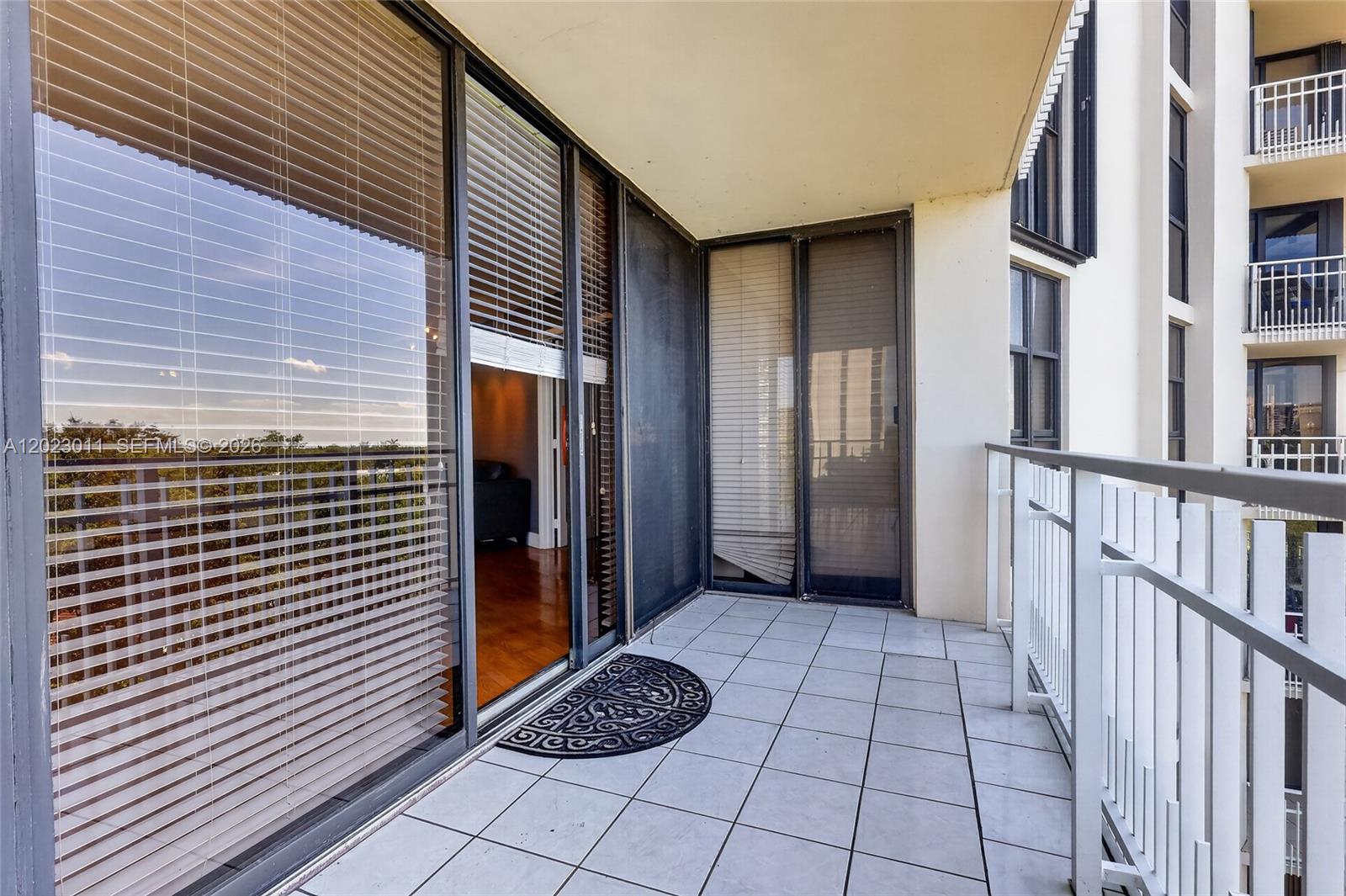 TOWERS OF QUAYSIDE CONDO - Residential
