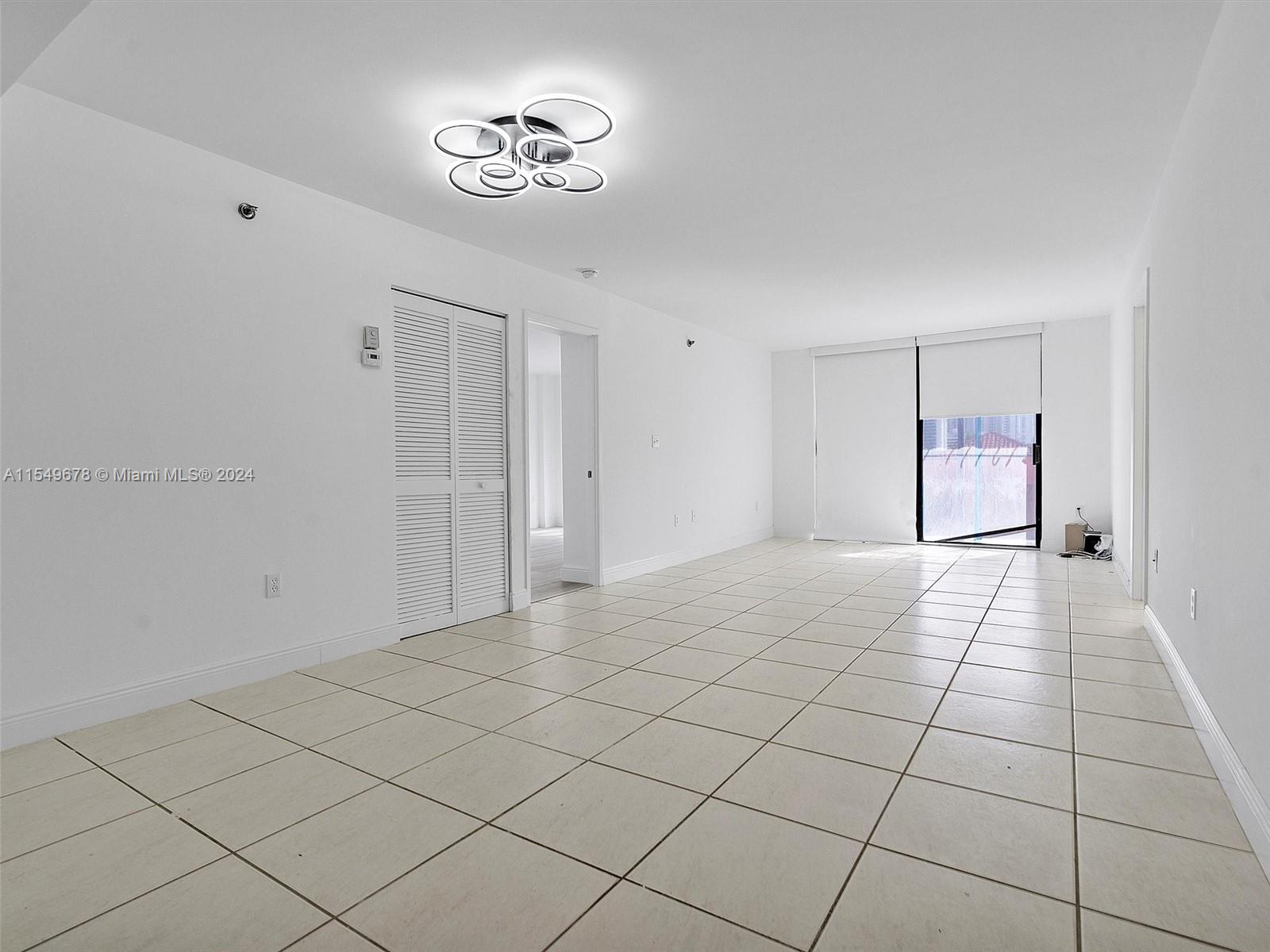 WINSTON TOWERS 600 CONDO - Residential