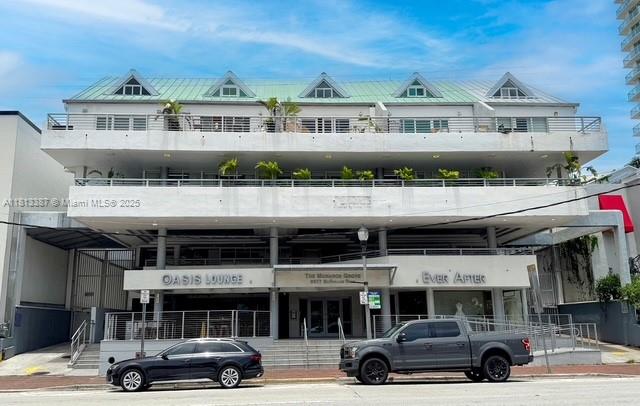 2977 Mcfarlane Rd Ph9, Coconut Grove, Broward County, Florida - 2 Bedrooms  
2 Bathrooms - 