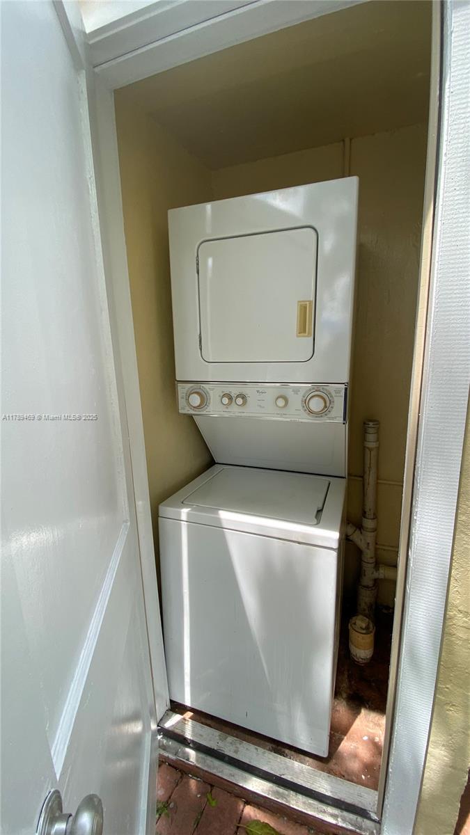 HIALEAH HEIGHTS - Residential Income