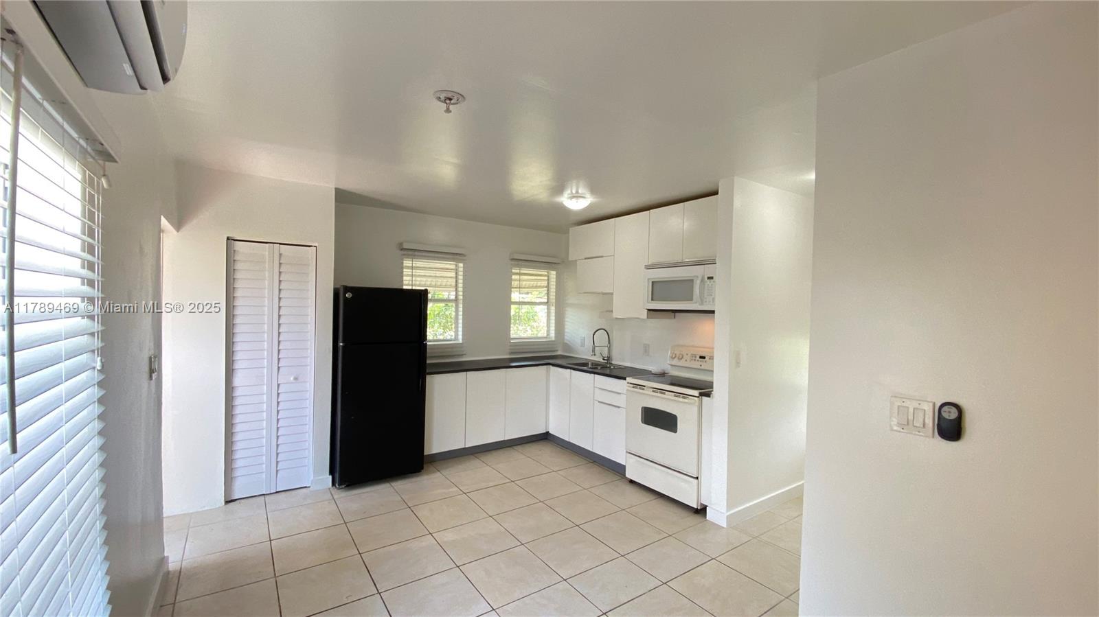 HIALEAH HEIGHTS - Residential Income