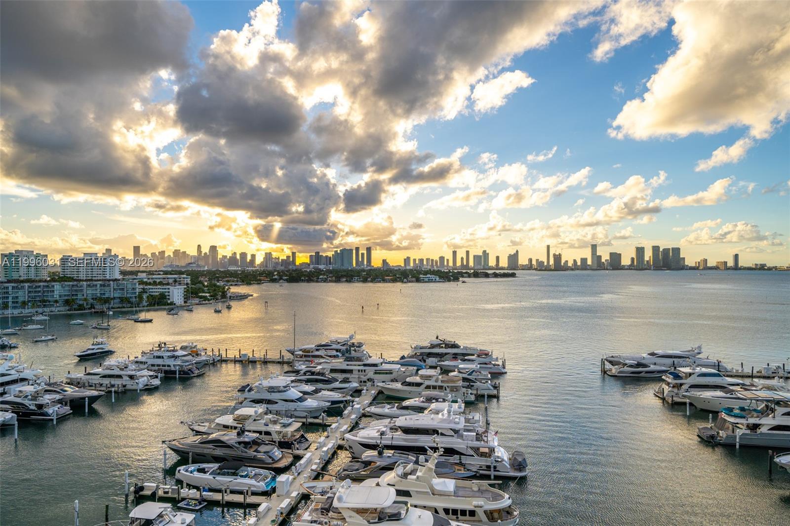 SUNSET HARBOUR NORTH COND - Residential Lease