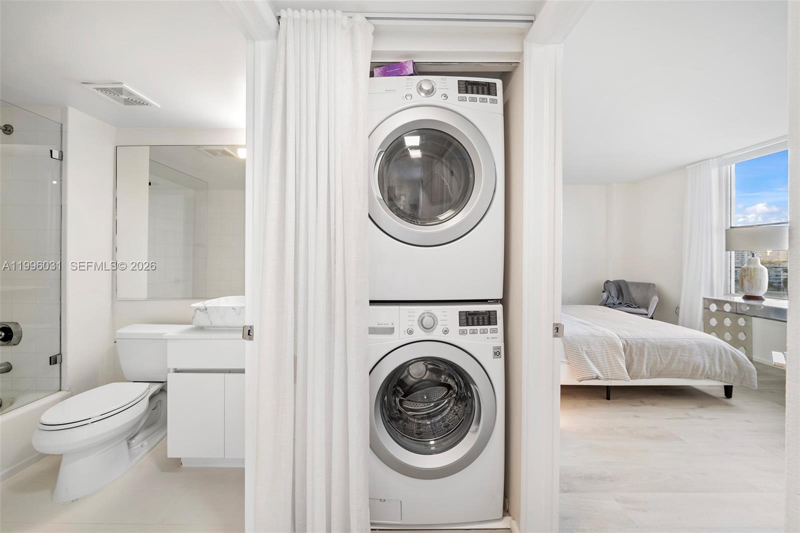 SUNSET HARBOUR NORTH COND - Residential Lease