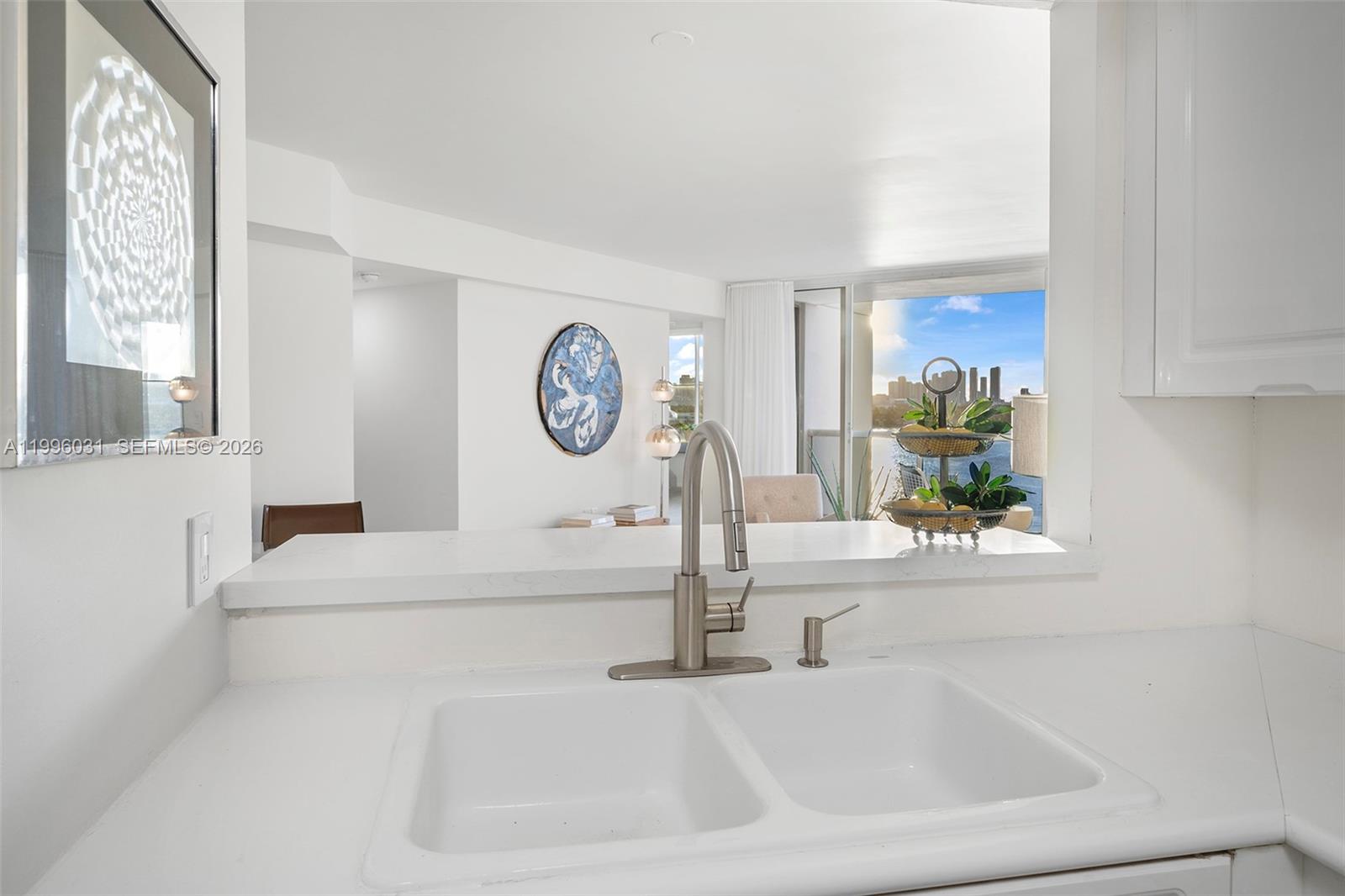 SUNSET HARBOUR NORTH COND - Residential Lease