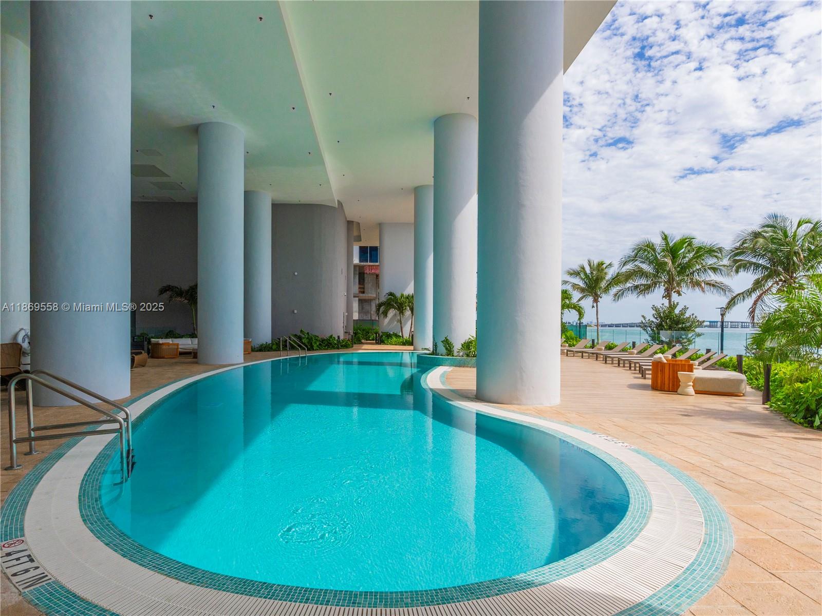 BAY BREEZE - Residential