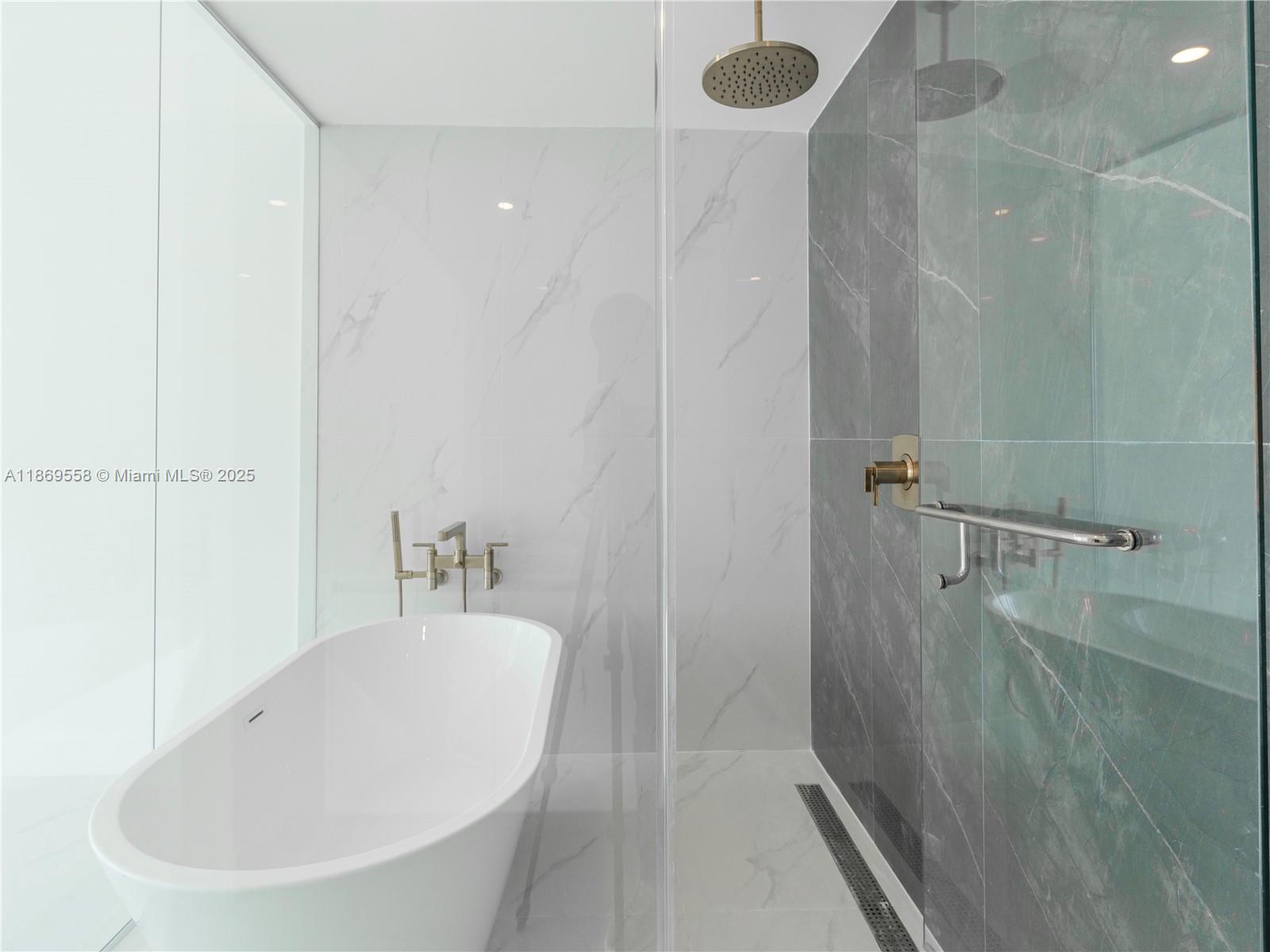 BAY BREEZE - Residential