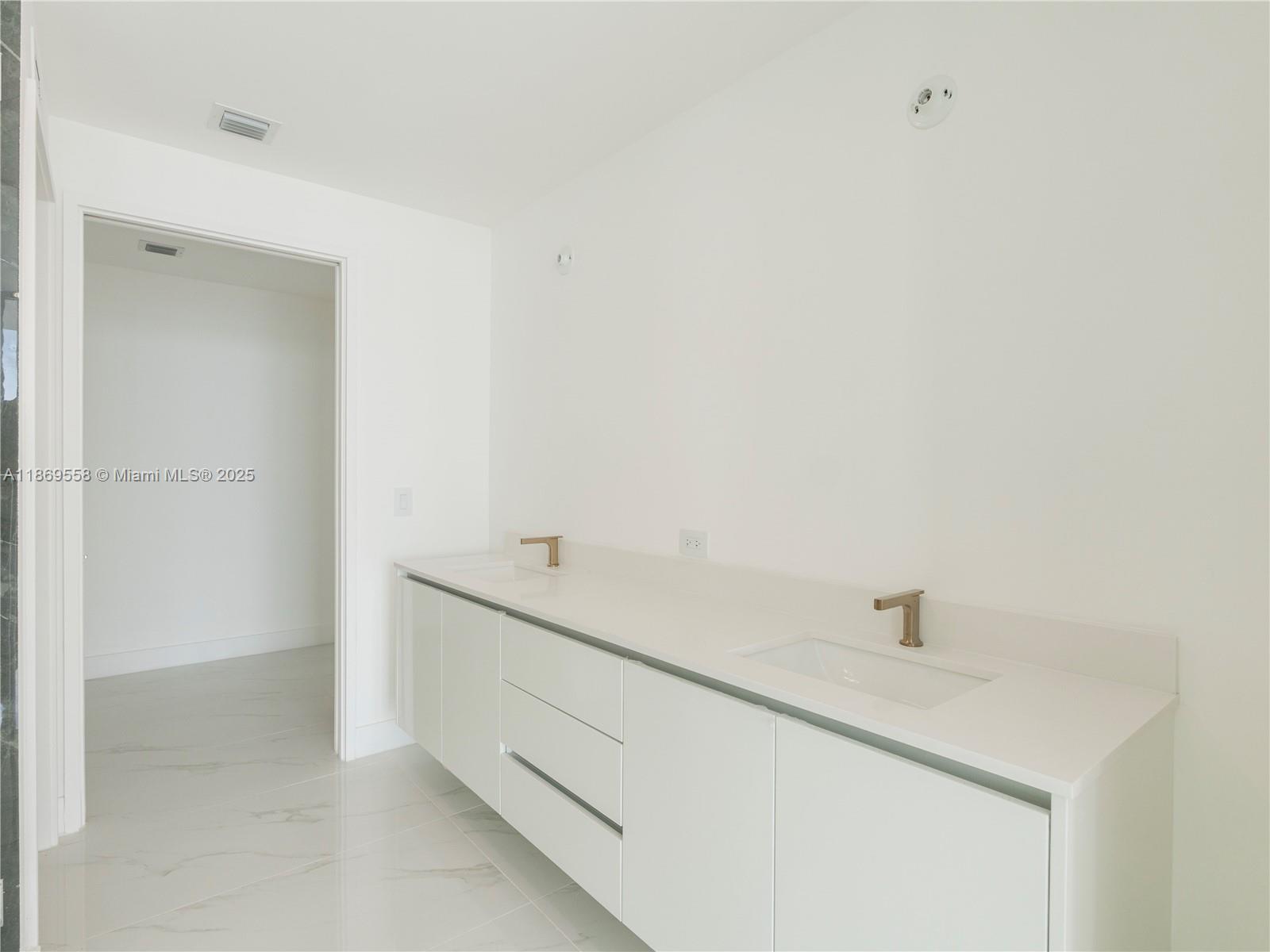 BAY BREEZE - Residential