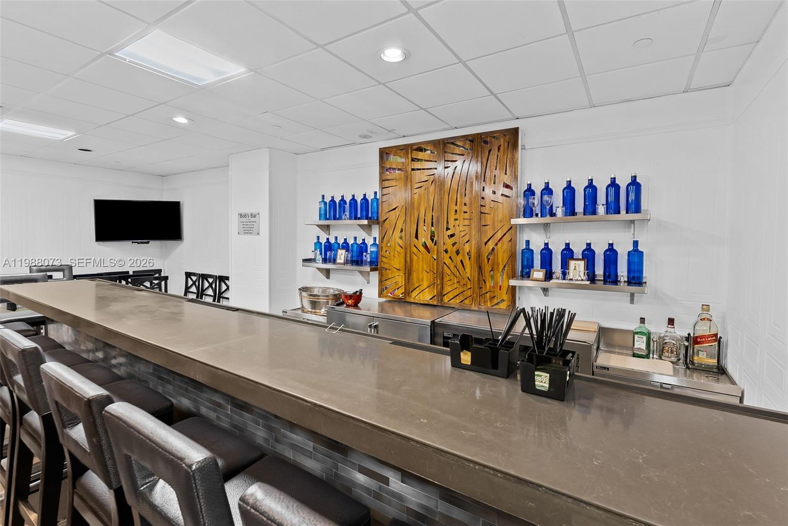 EMERALD TOWER CONDO - Residential