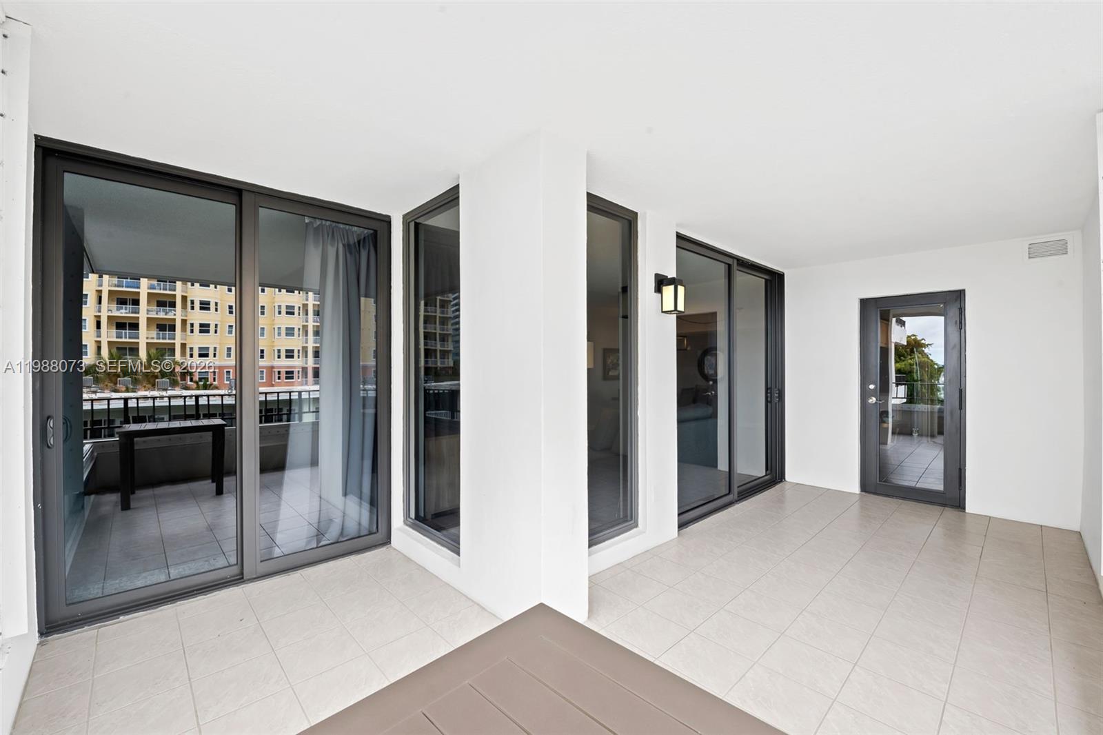 EMERALD TOWER CONDO - Residential