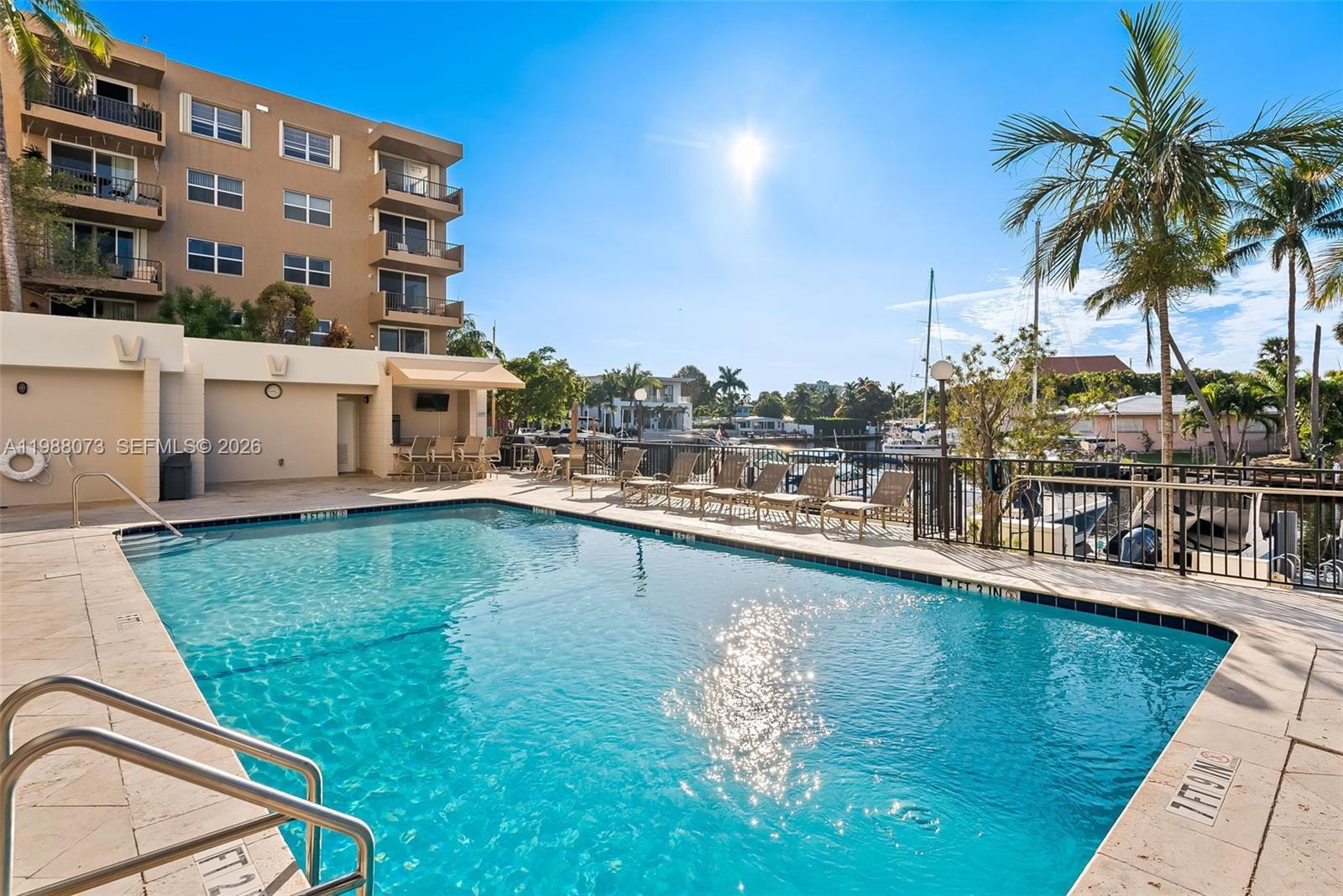 EMERALD TOWER CONDO - Residential