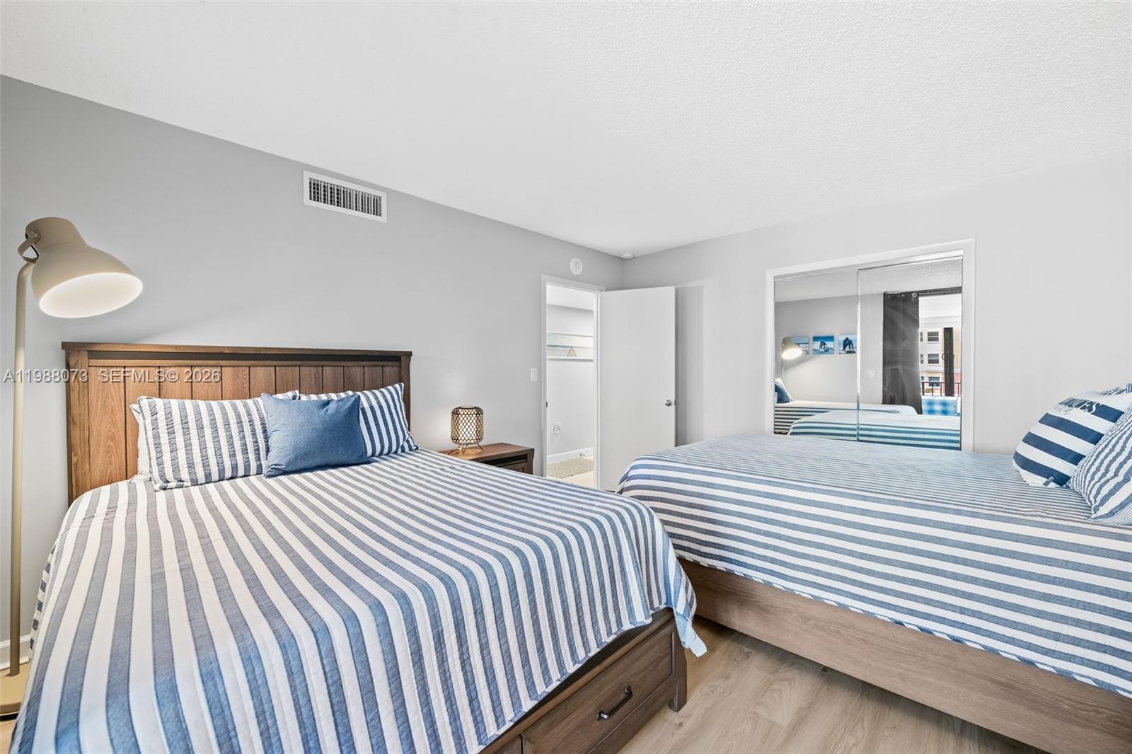 EMERALD TOWER CONDO - Residential