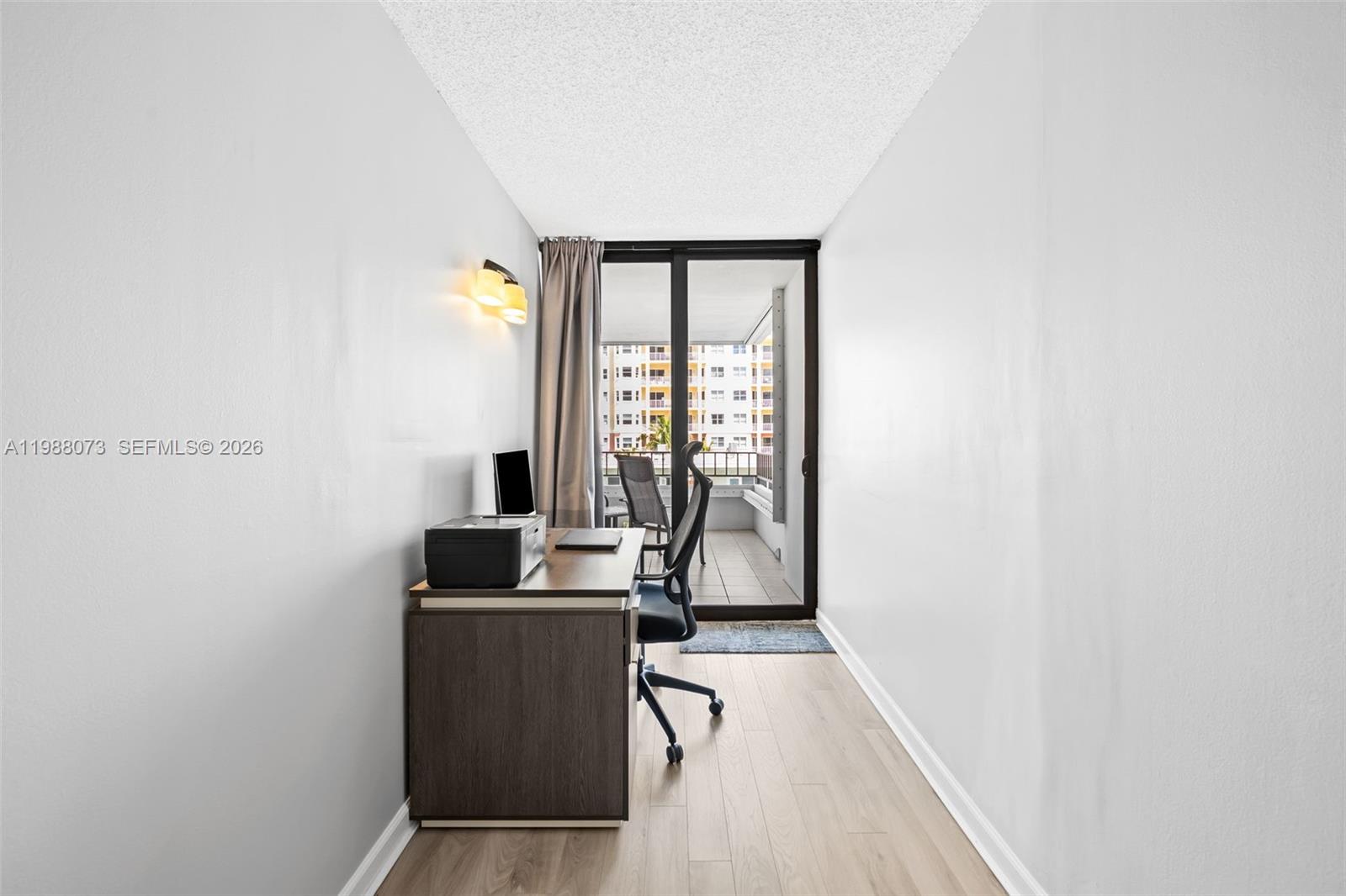 EMERALD TOWER CONDO - Residential