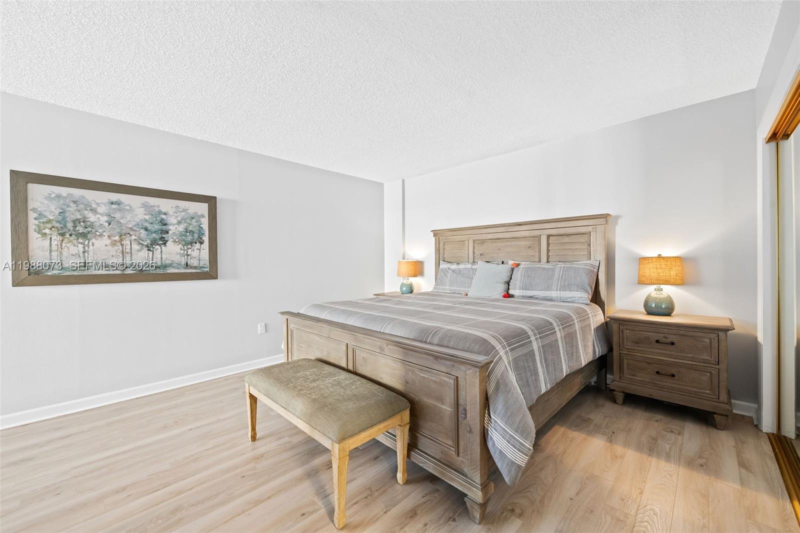 EMERALD TOWER CONDO - Residential