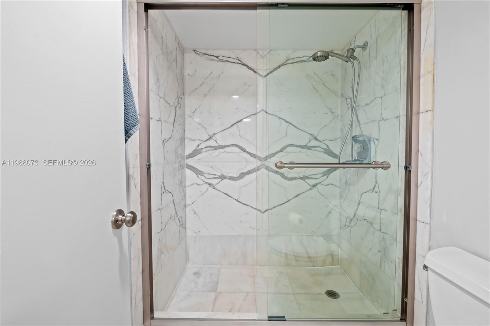 EMERALD TOWER CONDO - Residential