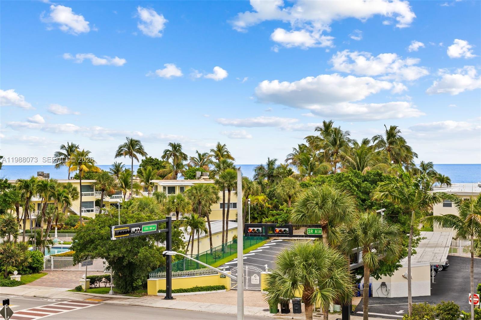 EMERALD TOWER CONDO - Residential