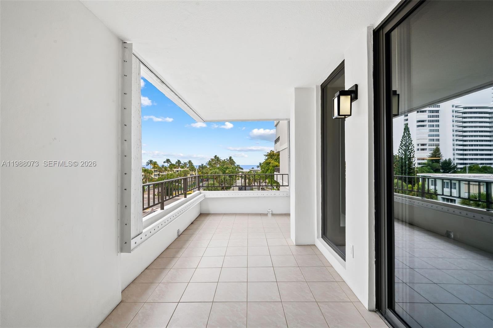 EMERALD TOWER CONDO - Residential