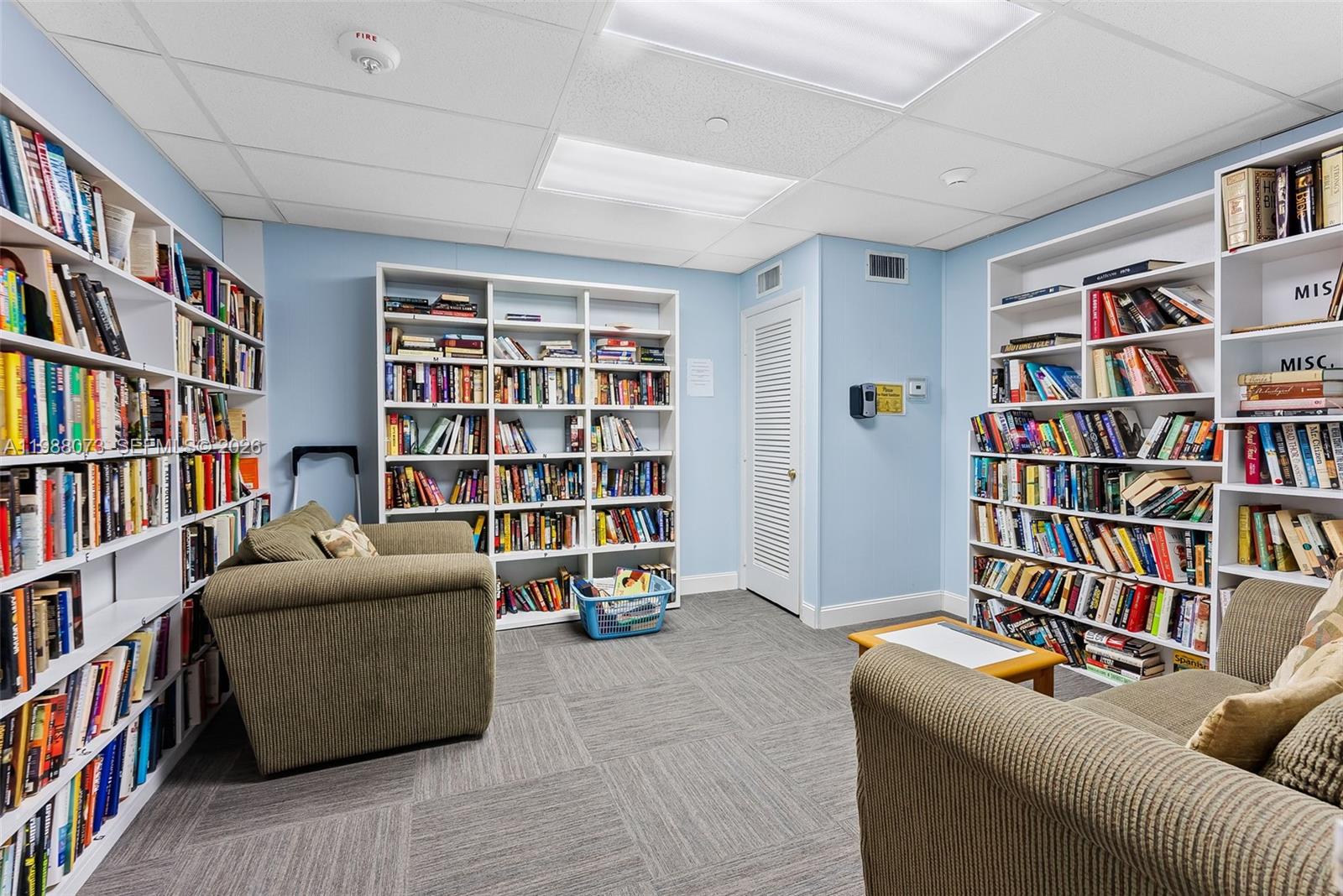 EMERALD TOWER CONDO - Residential