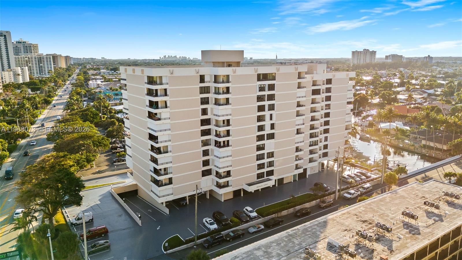 EMERALD TOWER CONDO - Residential