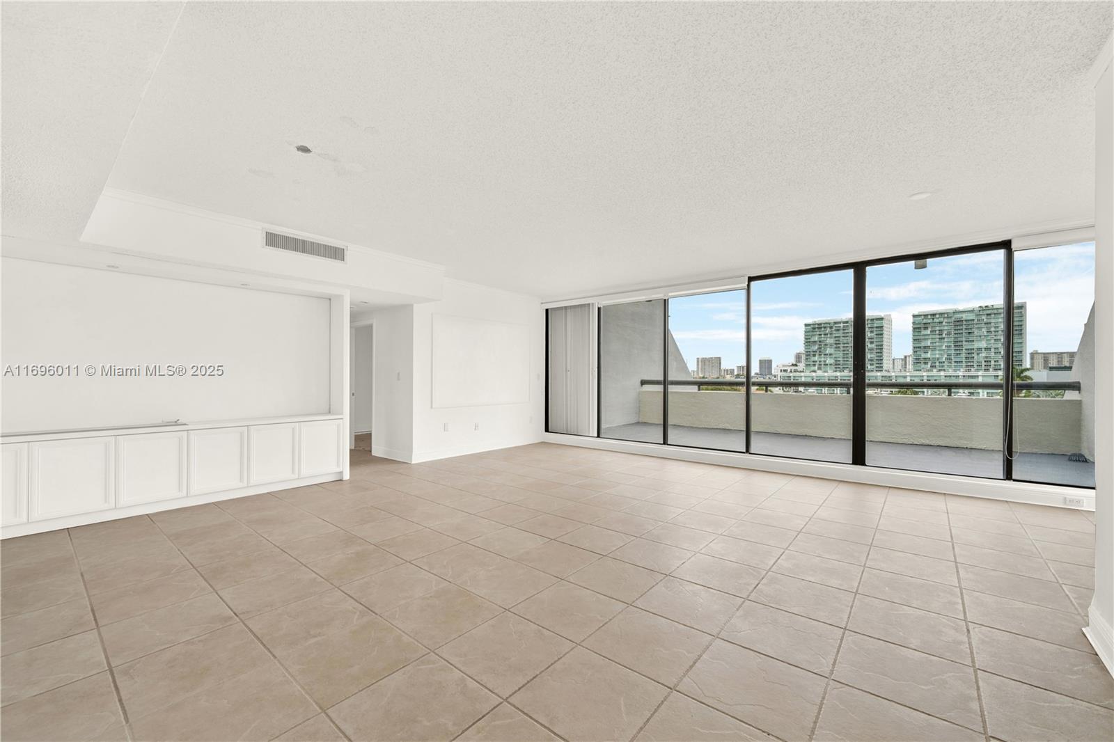 POINCIANA IS YT & RCQ CLU - Residential