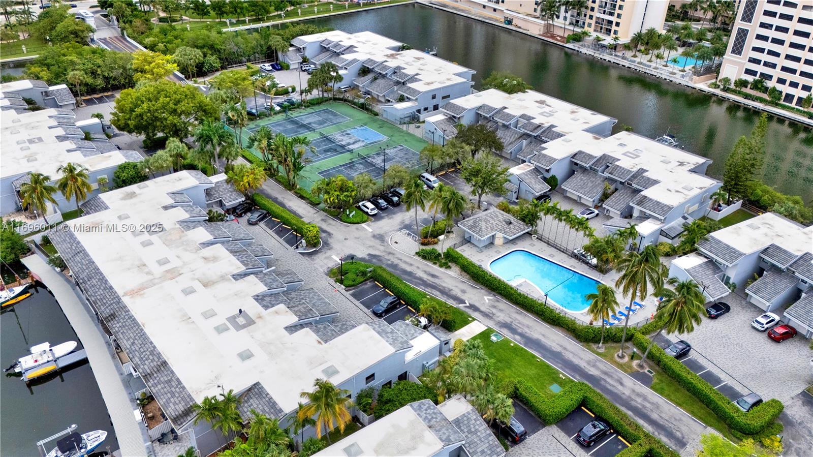 385 Poinciana Dr 1230