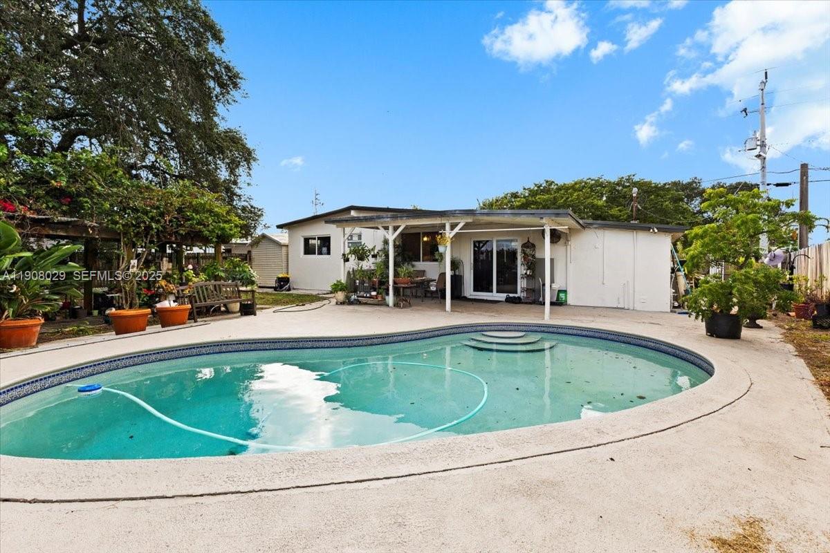 LAKE FOREST SEC 4 - Residential