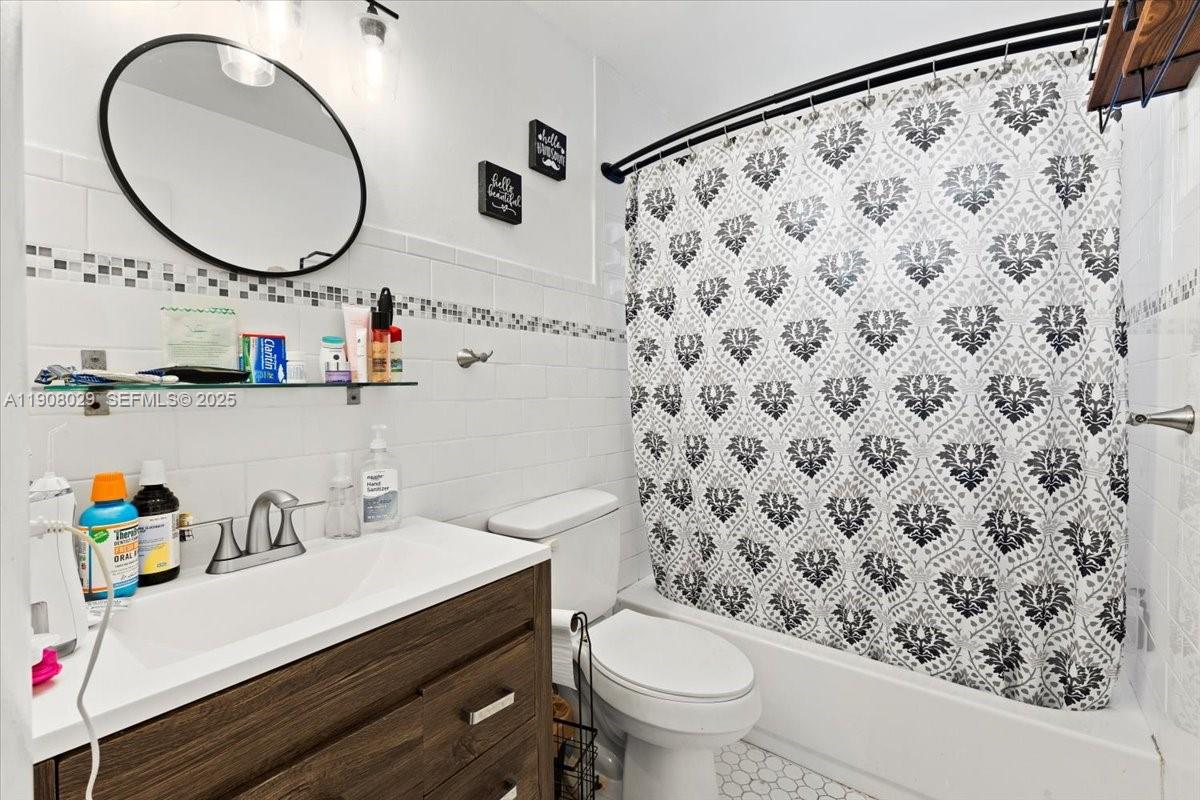 LAKE FOREST SEC 4 - Residential