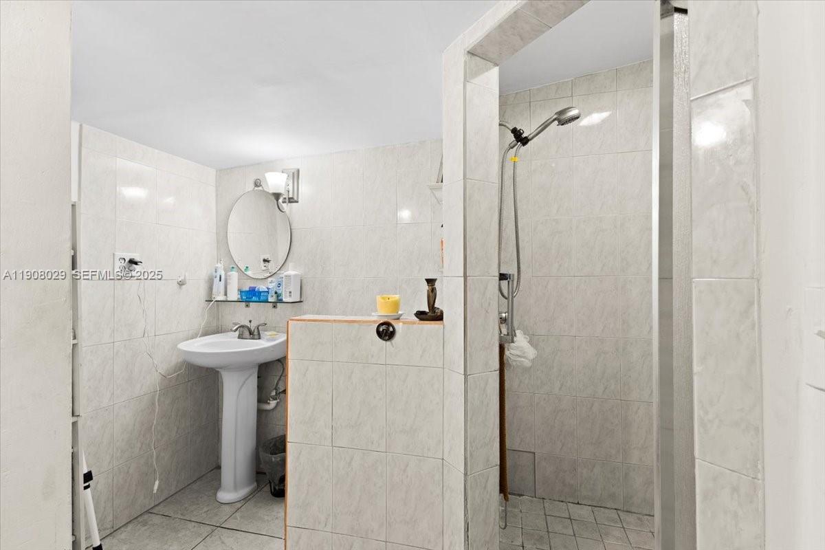 LAKE FOREST SEC 4 - Residential