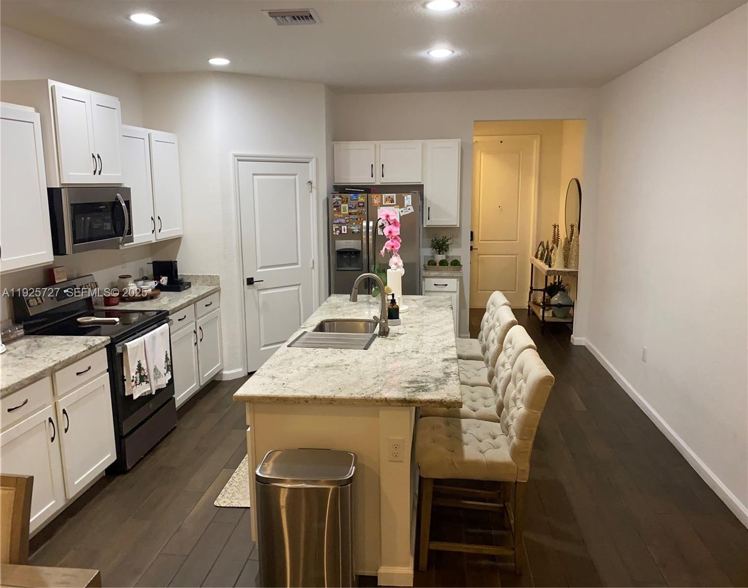 A H AT TURNPIKE SOUTH SEC - Residential