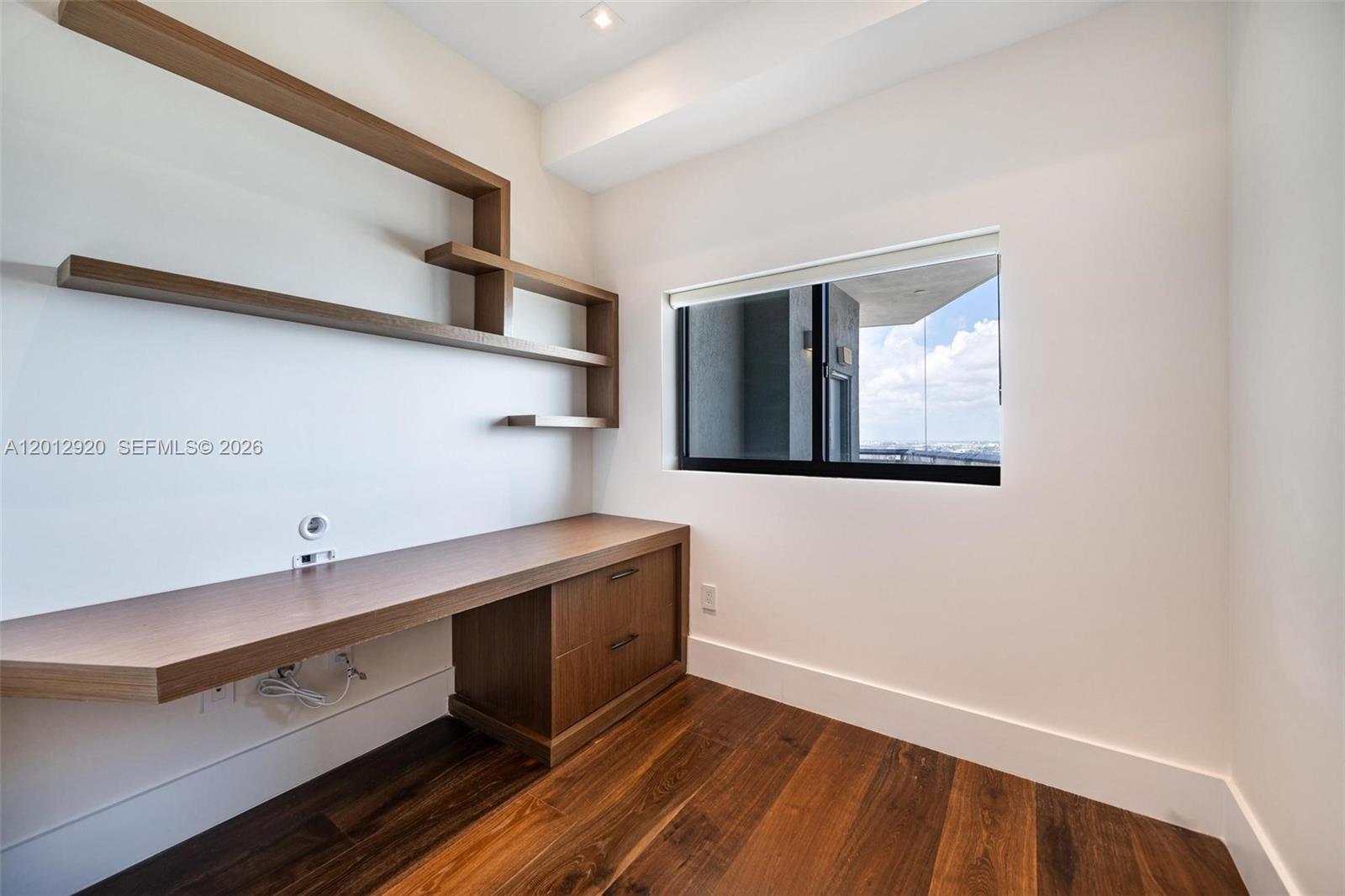 ICON BAY CONDO - Residential Lease
