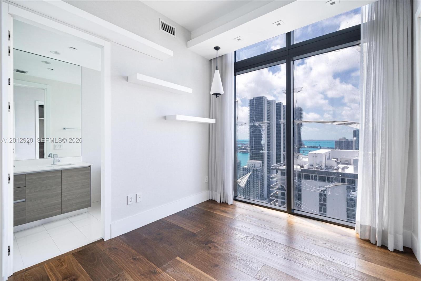 ICON BAY CONDO - Residential Lease
