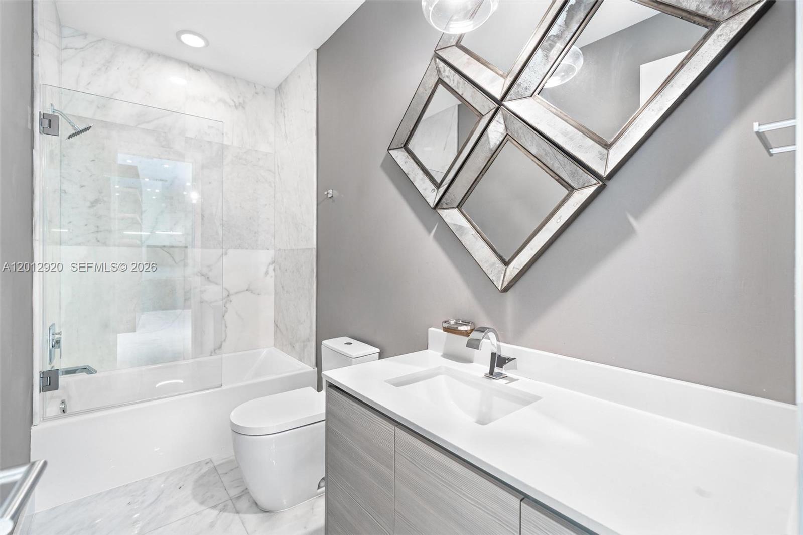 ICON BAY CONDO - Residential Lease