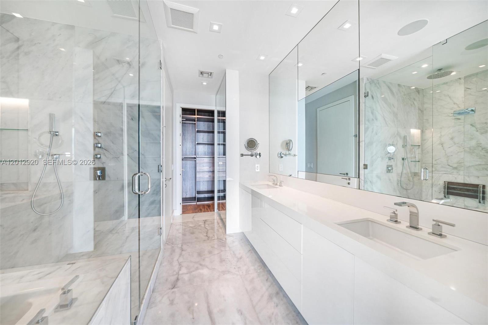 ICON BAY CONDO - Residential Lease