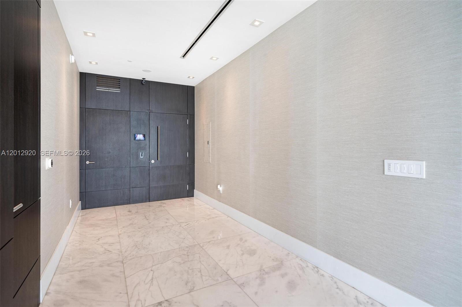 ICON BAY CONDO - Residential Lease